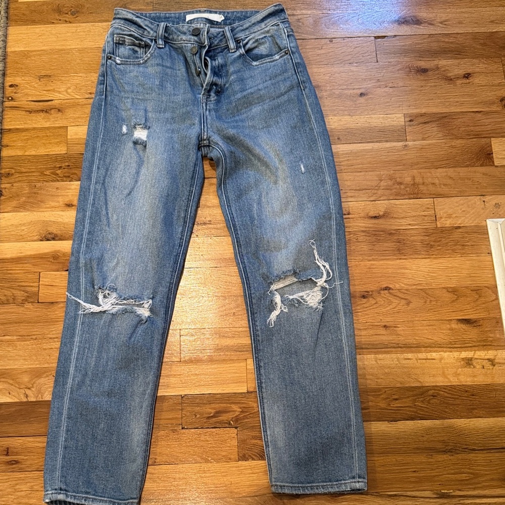 HIDDEN Distressed woman’s Blue Jeans size 25 in mint condition